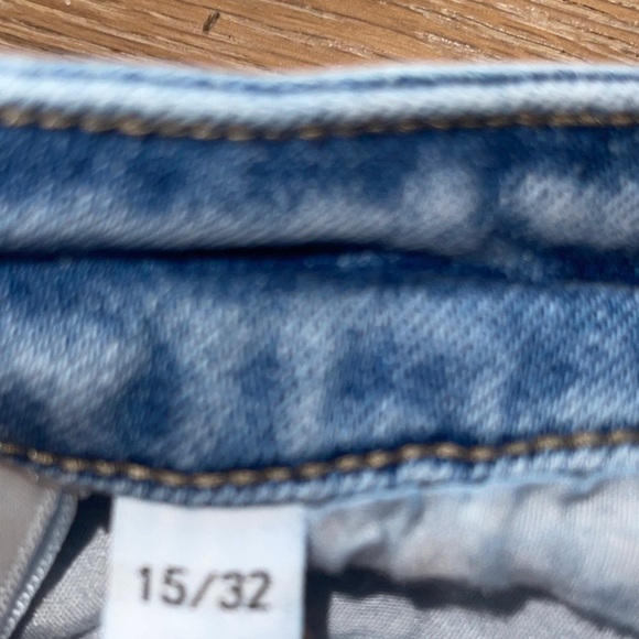 Risen raylee cross over denim
Jeans Stylish Blue Button-Fly Jeans size. 15 32 - Picture 5 of 9